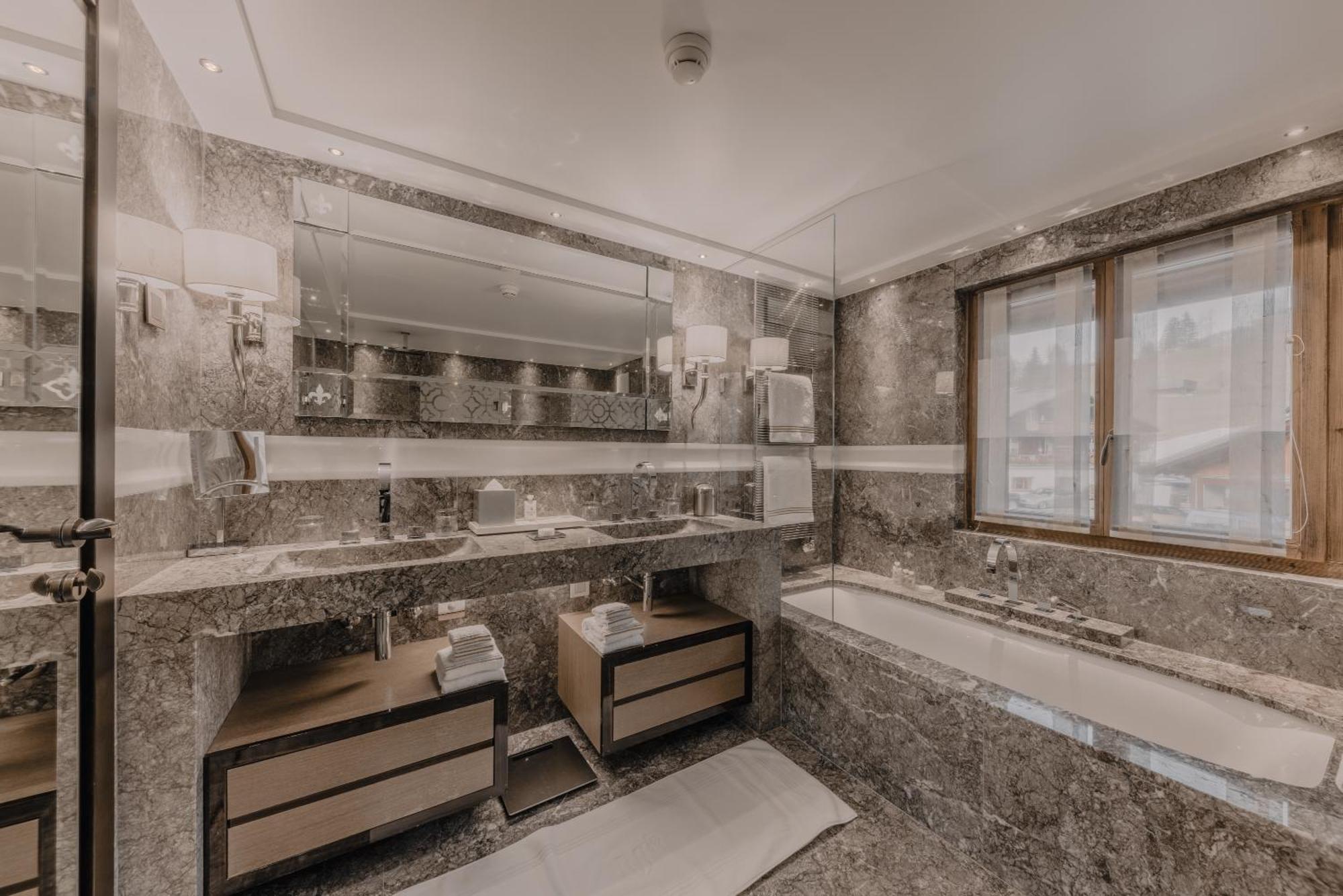 Hotel Ultima 5*