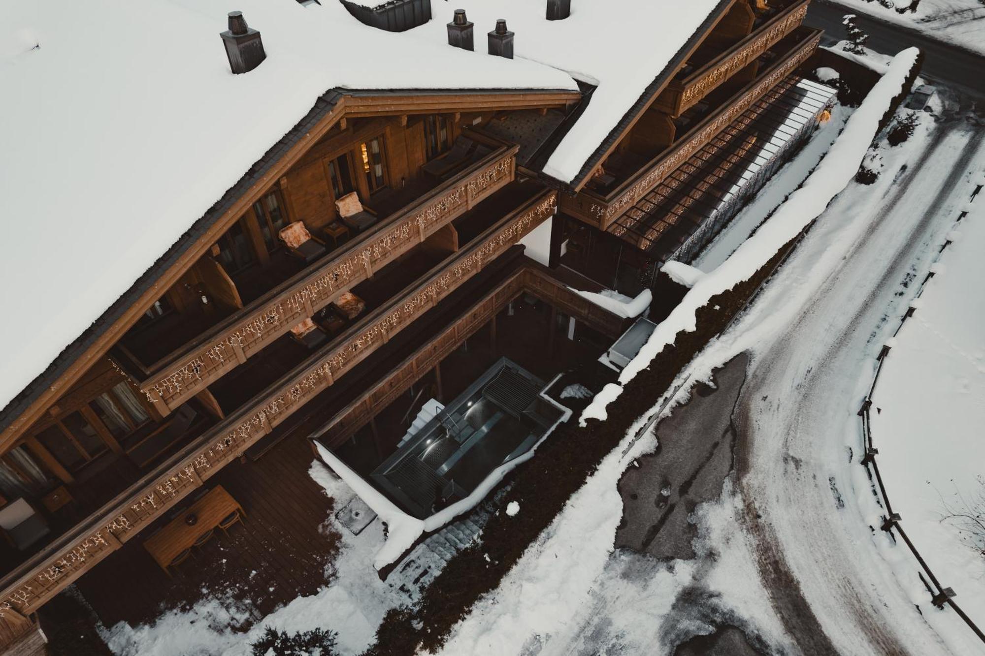 Ultima Hotel