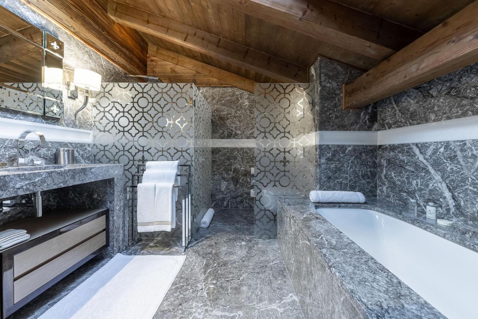 Hotel Ultima 5*
